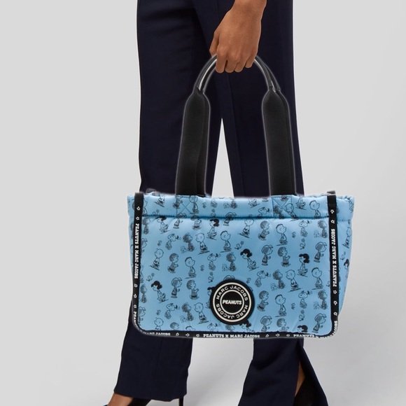 Marc Jacob’s x Peanuts Snoopy Character Printed Blue Nylon Puffy Tote NWOT - Picture 2 of 14